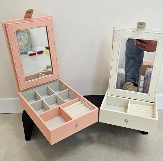 علبة اكسسوارات مع مراًة